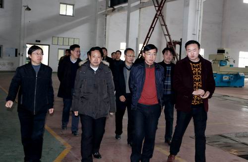 臨湘市委書(shū)記黃俊鈞一行到遠(yuǎn)瑞立體停車(chē)設(shè)備考察調(diào)研 